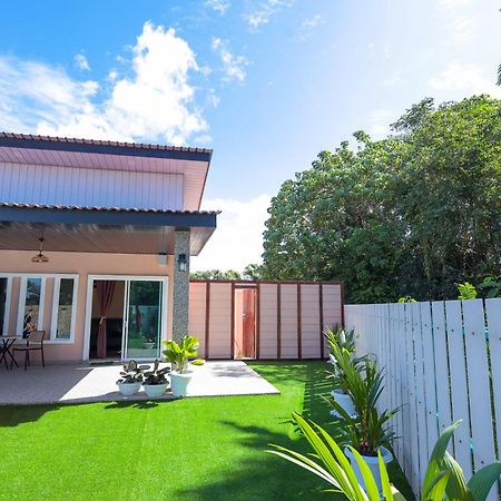 D' Village Cottage 2 - Private Pool Villa Pantai Cenang  Exterior photo